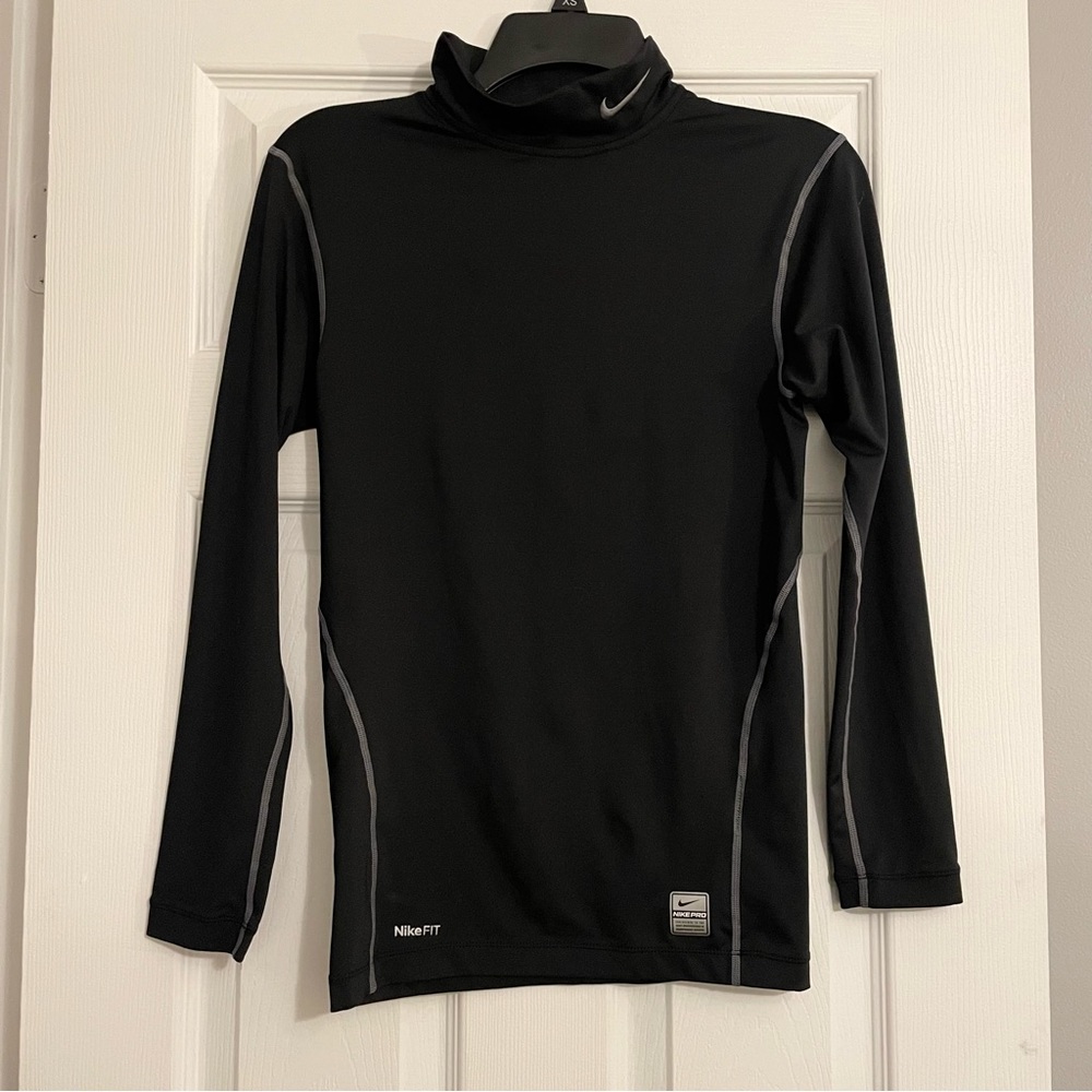 ✖️SOLD✖️ Men’s Nike Pro Combat Fit Long Sleeve Compression Shirt